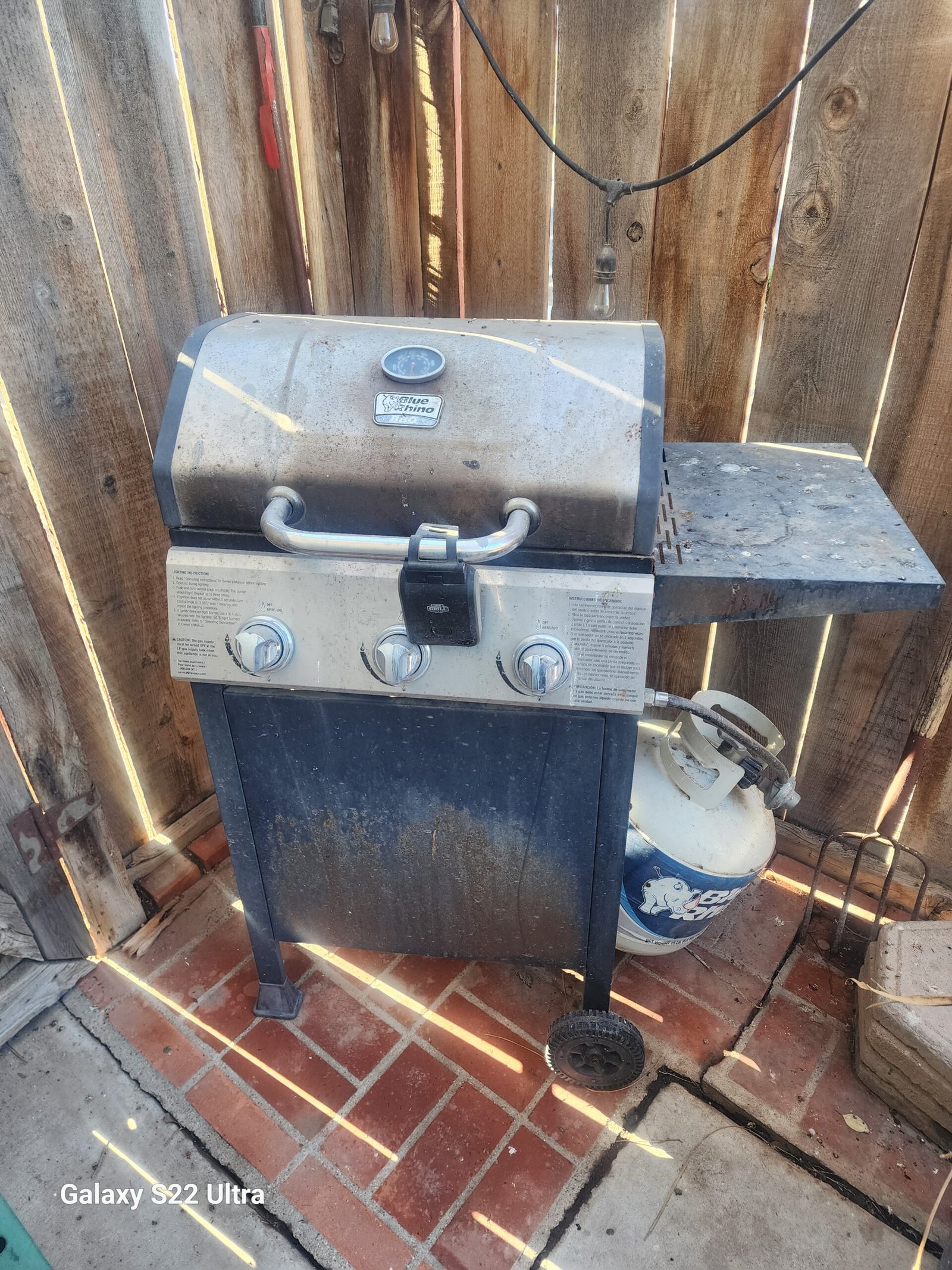 Blue Rhino 3 Burner Gas Grill